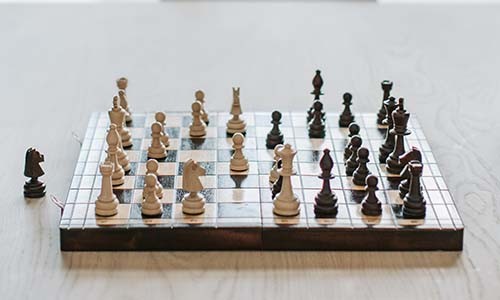 如何有效控制和降低连锁财务成本？